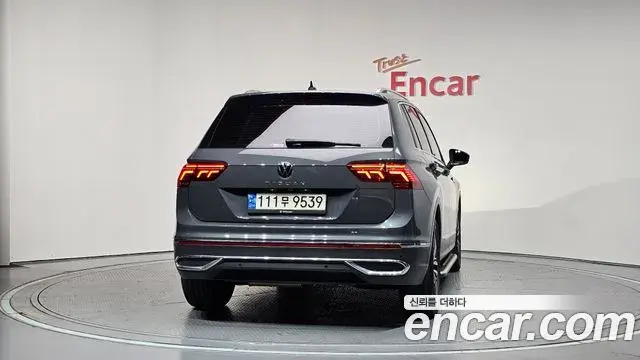Volkswagen Tiguan 2022 — Photo 24/35