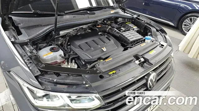Volkswagen Tiguan 2022 — Photo 32/35