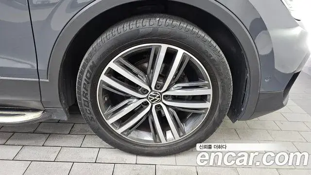 Volkswagen Tiguan 2022 — Photo 14/35