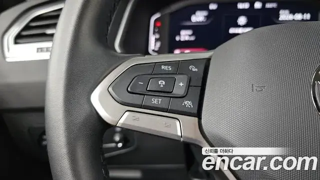 Volkswagen Tiguan 2022 — Photo 17/35