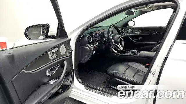 Mercedes-Benz E-Class 2019 — Фото 9/20