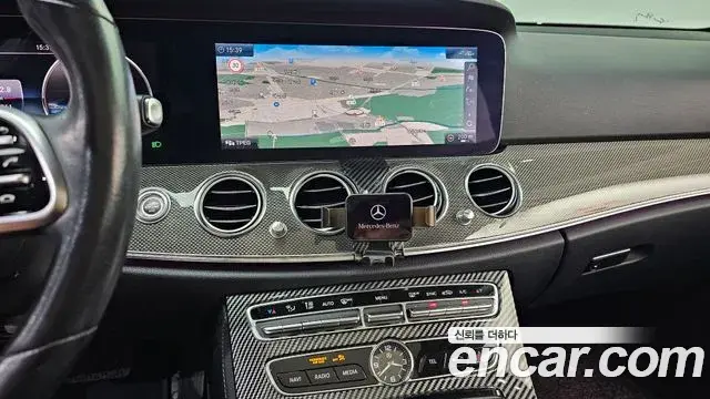 Mercedes-Benz E-Class 2019 — Фото 14/20