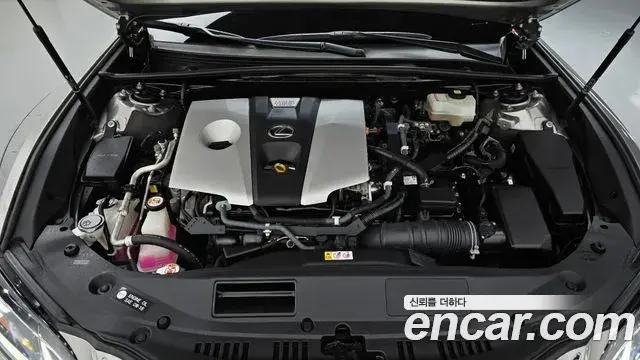 Lexus ES300h 2020 — ფოტო 2/34