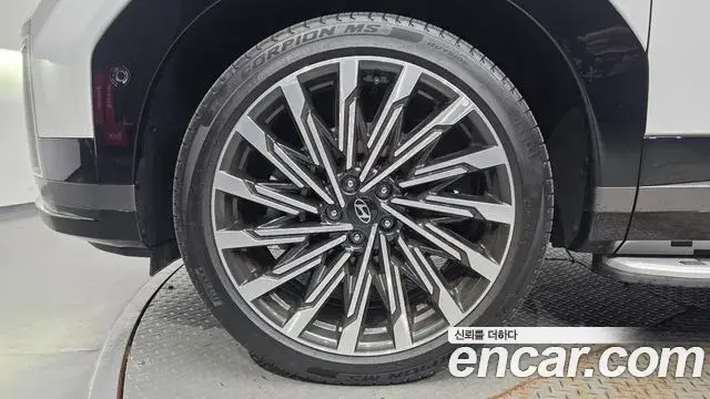 Hyundai Santa Fe 2025 — Photo 11/20