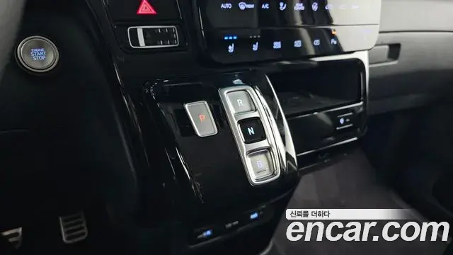 Hyundai Staria 2022 — ფოტო 23/32