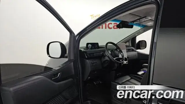 Hyundai Staria 2022 — ფოტო 26/32