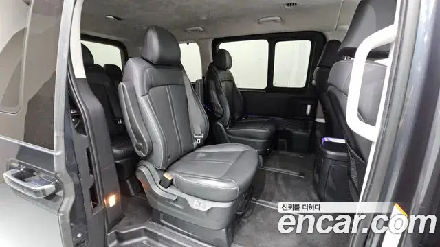 Hyundai Staria 2022 — ფოტო 24/32