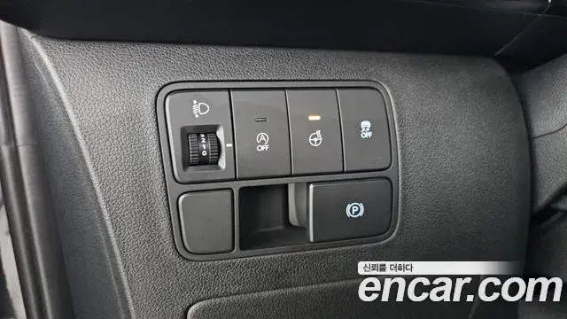 Hyundai Staria 2022 — ფოტო 10/32