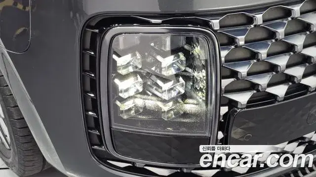Hyundai Staria 2022 — ფოტო 21/32