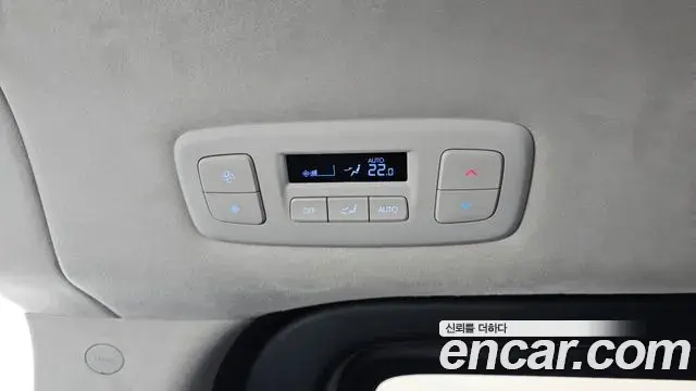 Hyundai Staria 2022 — ფოტო 11/32