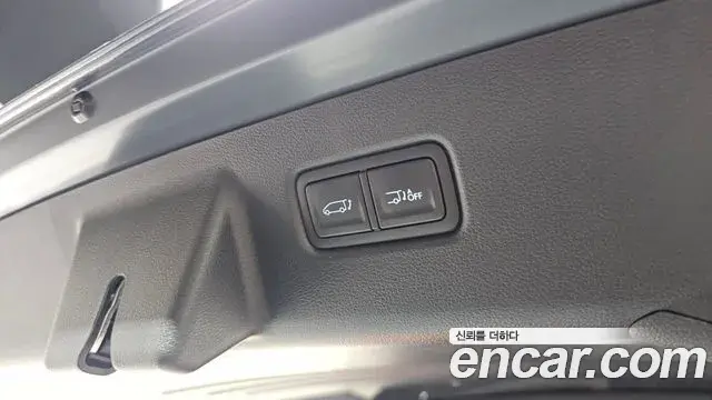 Hyundai Staria 2022 — ფოტო 27/32