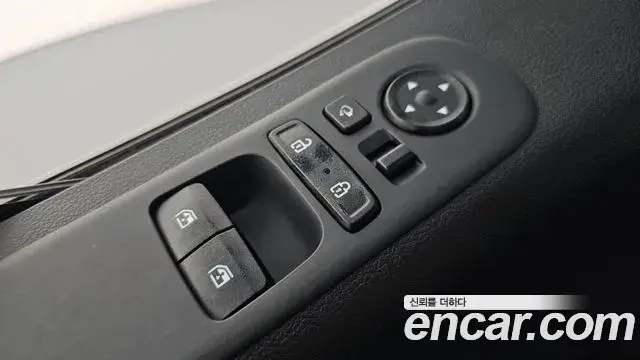 Hyundai Staria 2022 — ფოტო 6/32