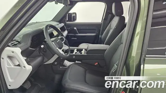 Land Rover Defender 2026 — Photo 11/20