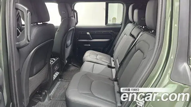 Land Rover Defender 2026 — Photo 5/20