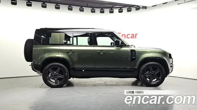 Land Rover Defender 2026 — Photo 16/20