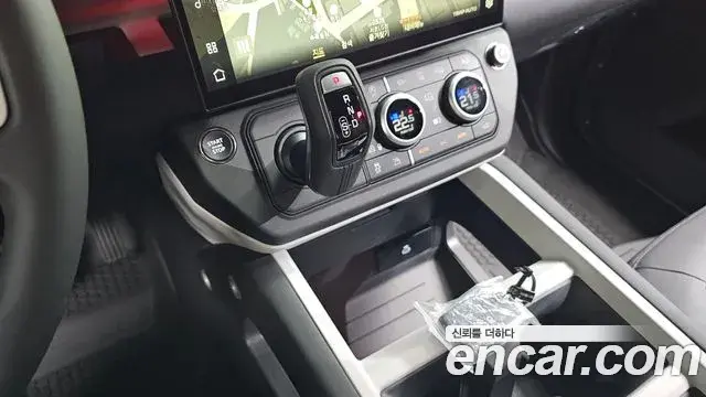 Land Rover Defender 2026 — Photo 9/20