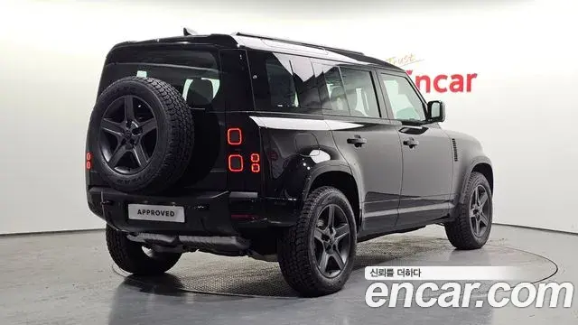 Land Rover Defender 2026 — Photo 18/20
