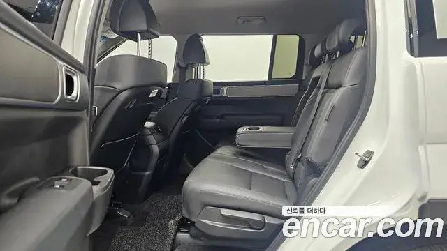 Hyundai Santa Fe 2024 — ფოტო 29/32