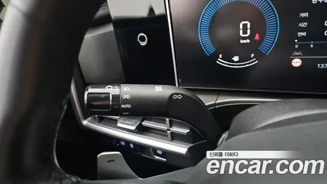 Hyundai Santa Fe 2024 — ფოტო 25/32