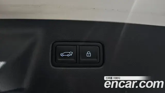 Hyundai Santa Fe 2024 — ფოტო 28/32