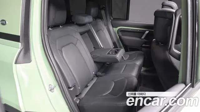 Land Rover Defender 2023 — ფოტო 10/20