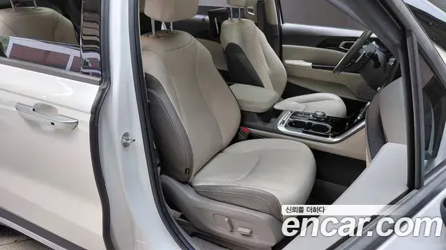 Kia Carnival 2022 — Фото 11/20