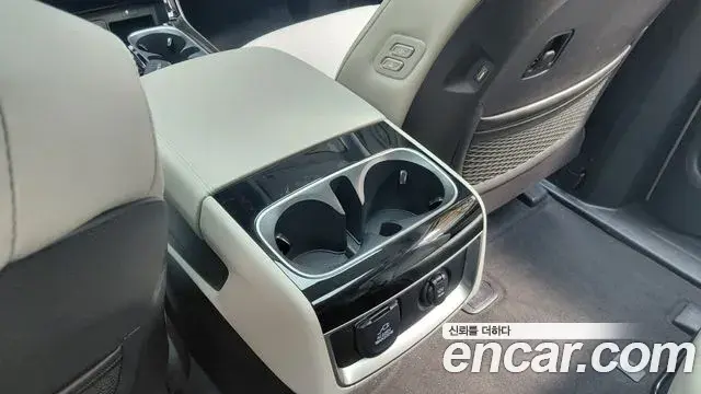 Kia Carnival 2022 — Фото 16/20