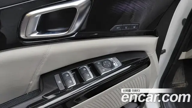 Kia Carnival 2022 — ფოტო 26/30