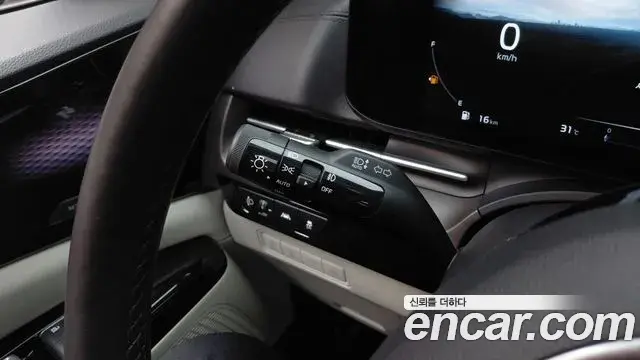 Kia Carnival 2022 — ფოტო 21/30