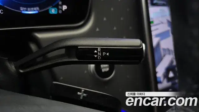 Mercedes-Benz EQE 2023 — Photo 28/35