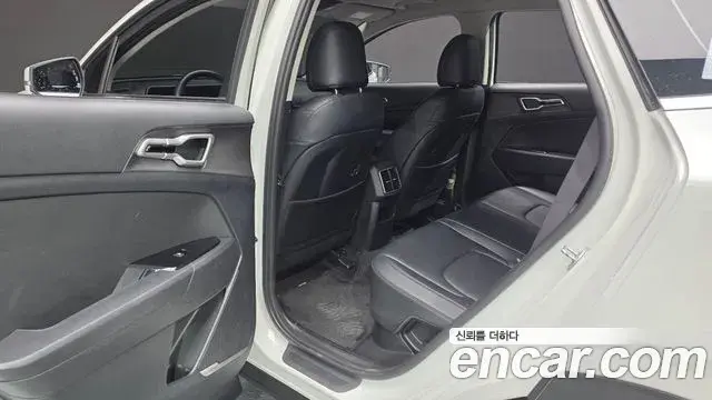 Kia Sportage 2022 — Photo 4/32