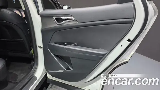 Kia Sportage 2022 — Photo 16/32