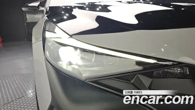 Hyundai The New Avante Hybrid 2021 — Photo 30/33
