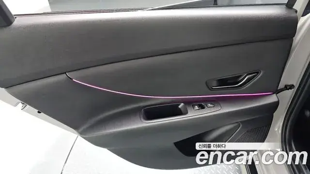 Hyundai The New Avante Hybrid 2021 — Photo 33/33