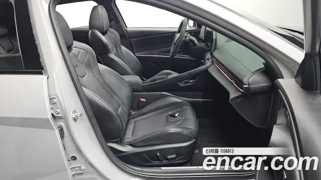 Hyundai The New Avante Hybrid 2021 — Photo 6/33