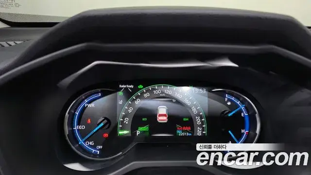 Toyota RAV4 2021 — Photo 7/34