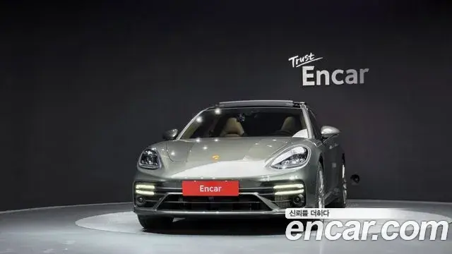 Porsche Panamera 2022 — ფოტო 19/39