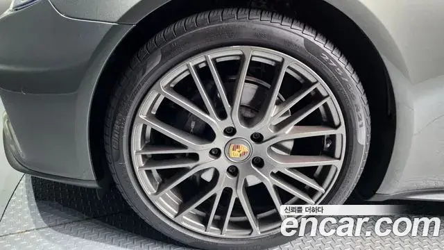 Porsche Panamera 2022 — ფოტო 5/39