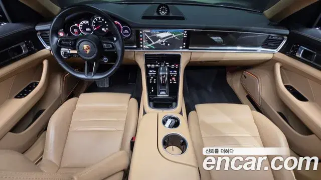 Porsche Panamera 2022 — ფოტო 37/39