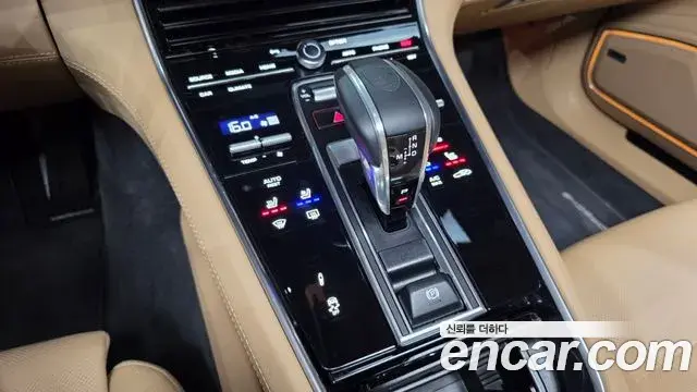 Porsche Panamera 2022 — ფოტო 7/39