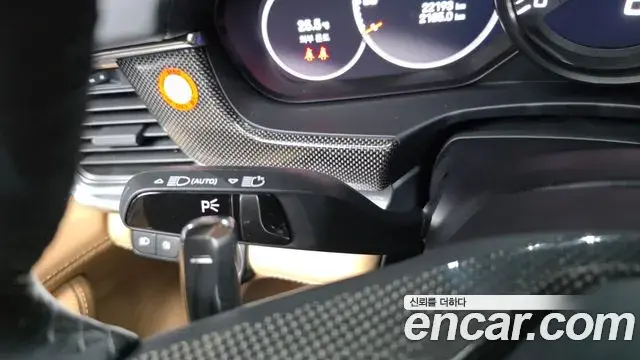 Porsche Panamera 2022 — ფოტო 26/39