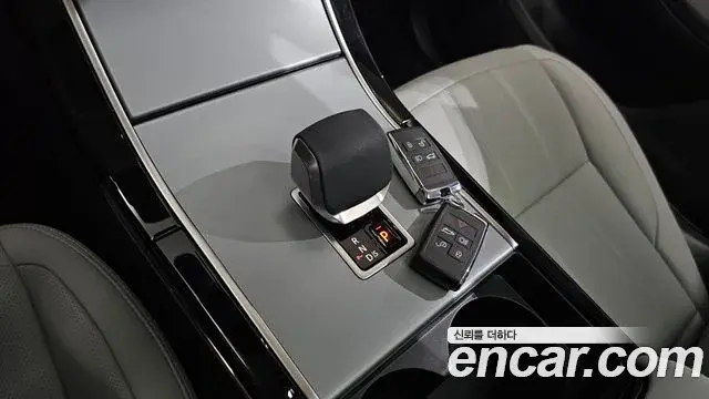 Land Rover Range Rover Evoque 2025 — Photo 23/37