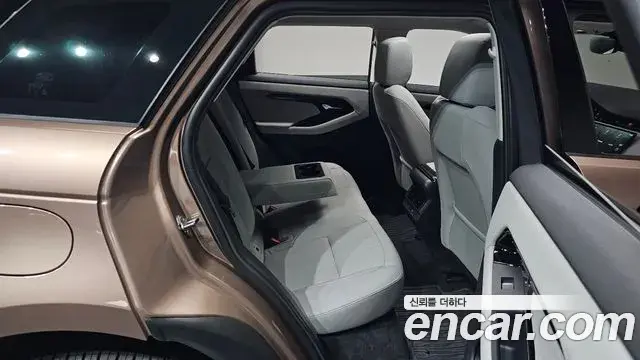 Land Rover Range Rover Evoque 2025 — Photo 14/37