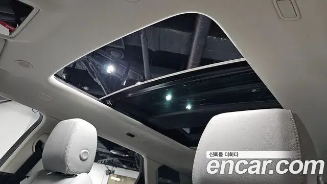 Land Rover Range Rover Evoque 2025 — Photo 8/37
