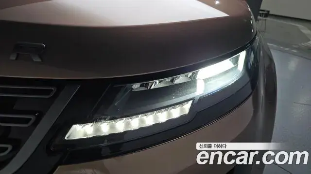Land Rover Range Rover Evoque 2025 — Photo 11/37