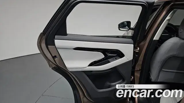 Land Rover Range Rover Evoque 2025 — Photo 13/37