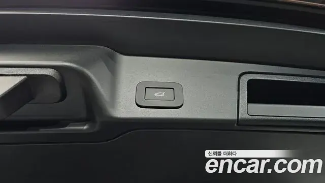 Land Rover Range Rover Evoque 2025 — Photo 36/37