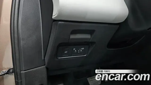 Land Rover Range Rover Evoque 2025 — Photo 26/37