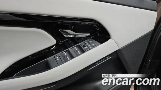 Land Rover Range Rover Evoque 2025 — Photo 1/37