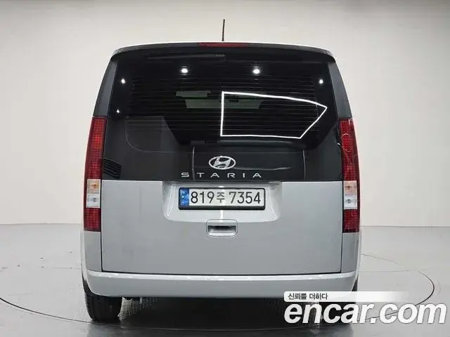 Hyundai Staria 2022 — Фото 2/20